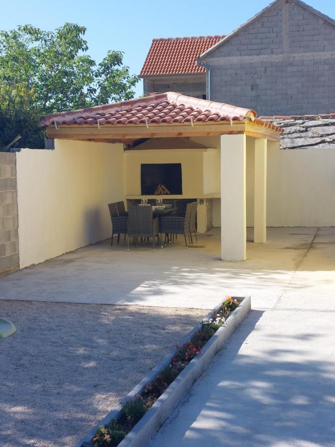 Ferienhaus Karlo Pridraga Exterior photo